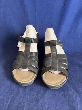 Easy Spirit Women's Sandals Size 7.5 Black Wedge heel